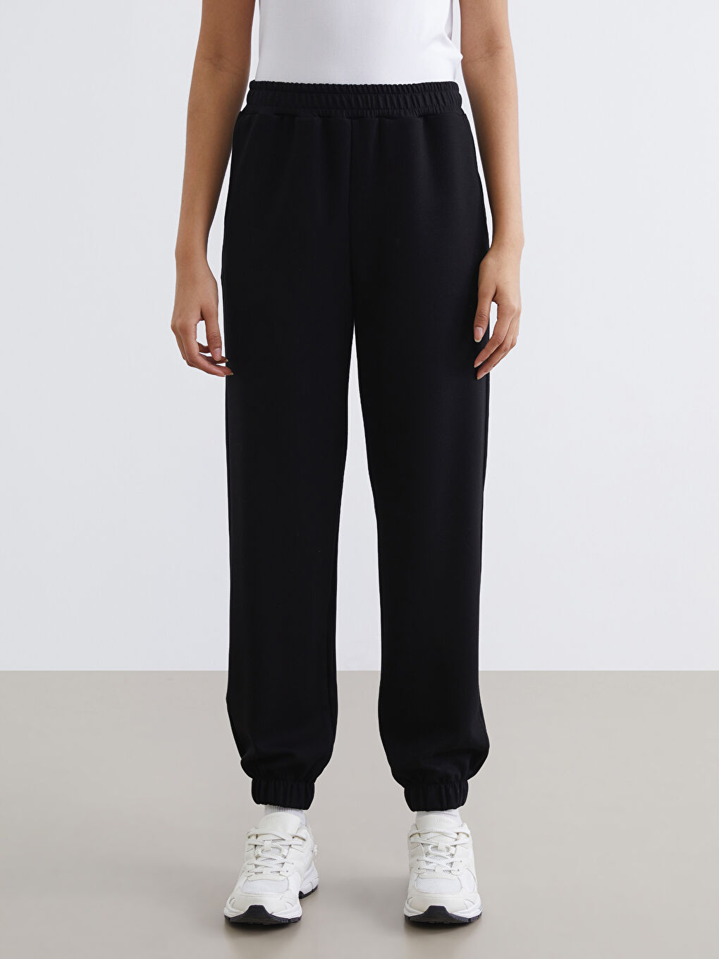 Siyah Beli Lastikli Soft Touch Kadın Jogger Eşofman Altı-1
