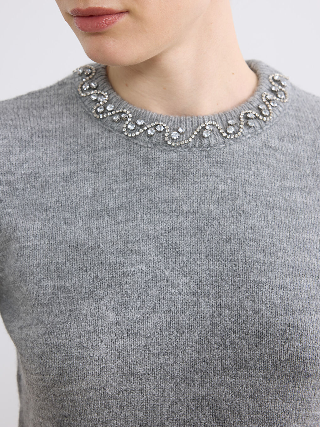 Gri Bisiklet Yaka Taşlı Kadın Triko Kazak-2