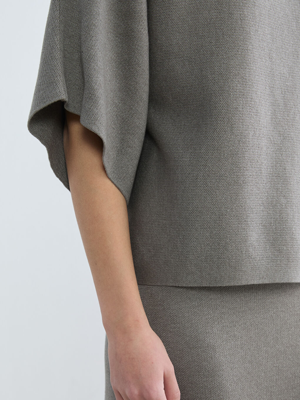 Bej Asimetrik Yaka Oversize Kadın Triko Kazak-2