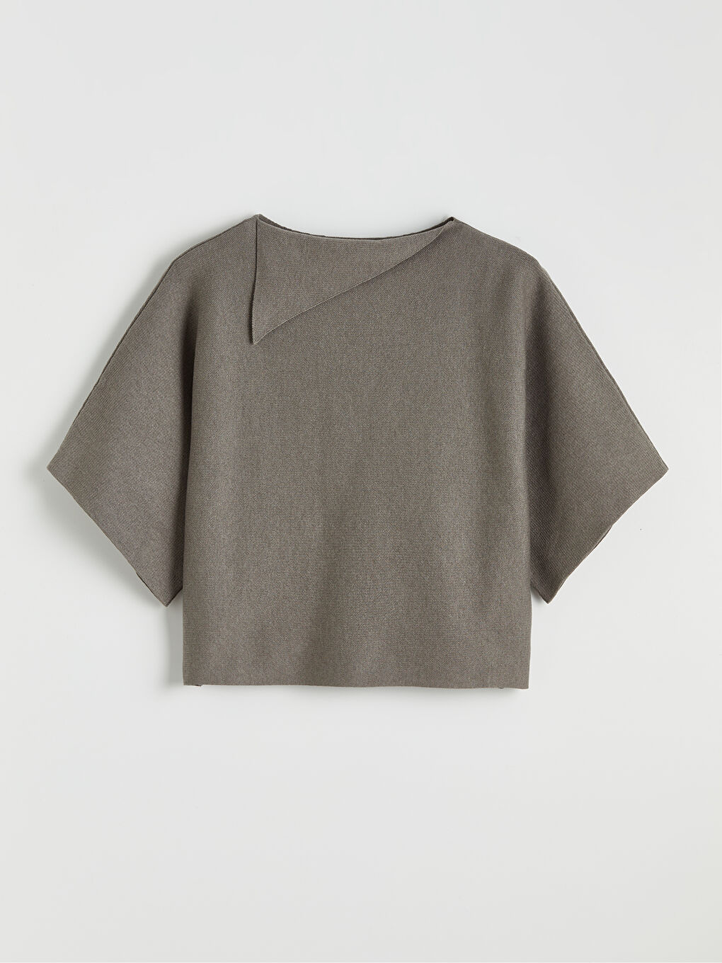 Bej Asimetrik Yaka Oversize Kadın Triko Kazak-4