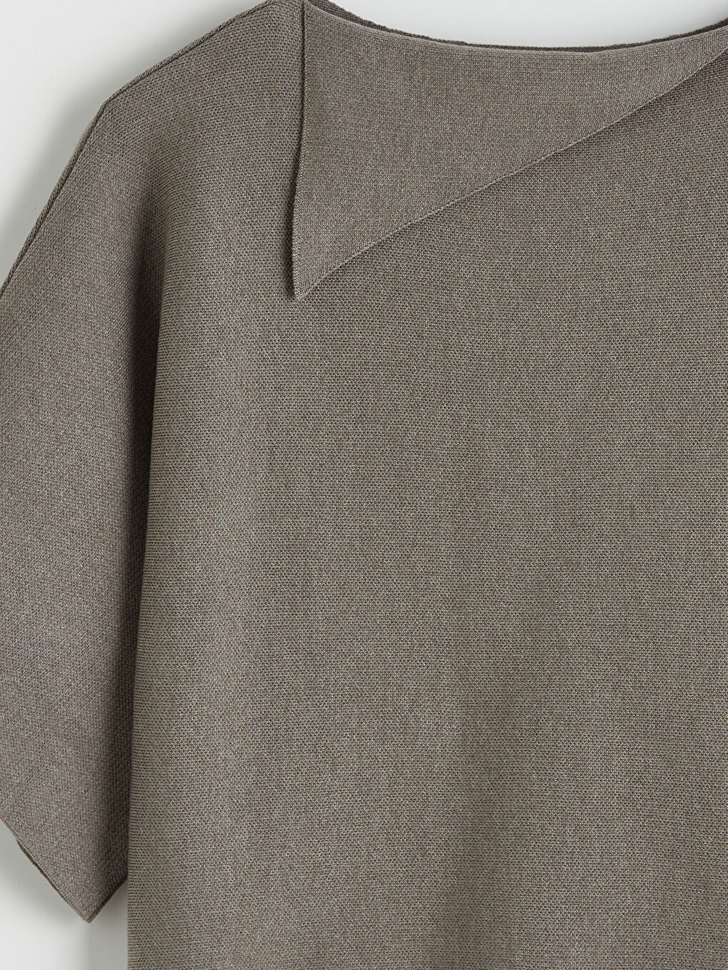 Bej Asimetrik Yaka Oversize Kadın Triko Kazak-5