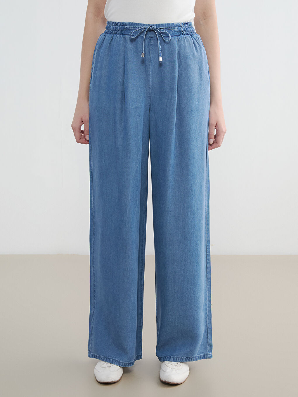 Дамски дънки с еластична талия и широк крачол-1