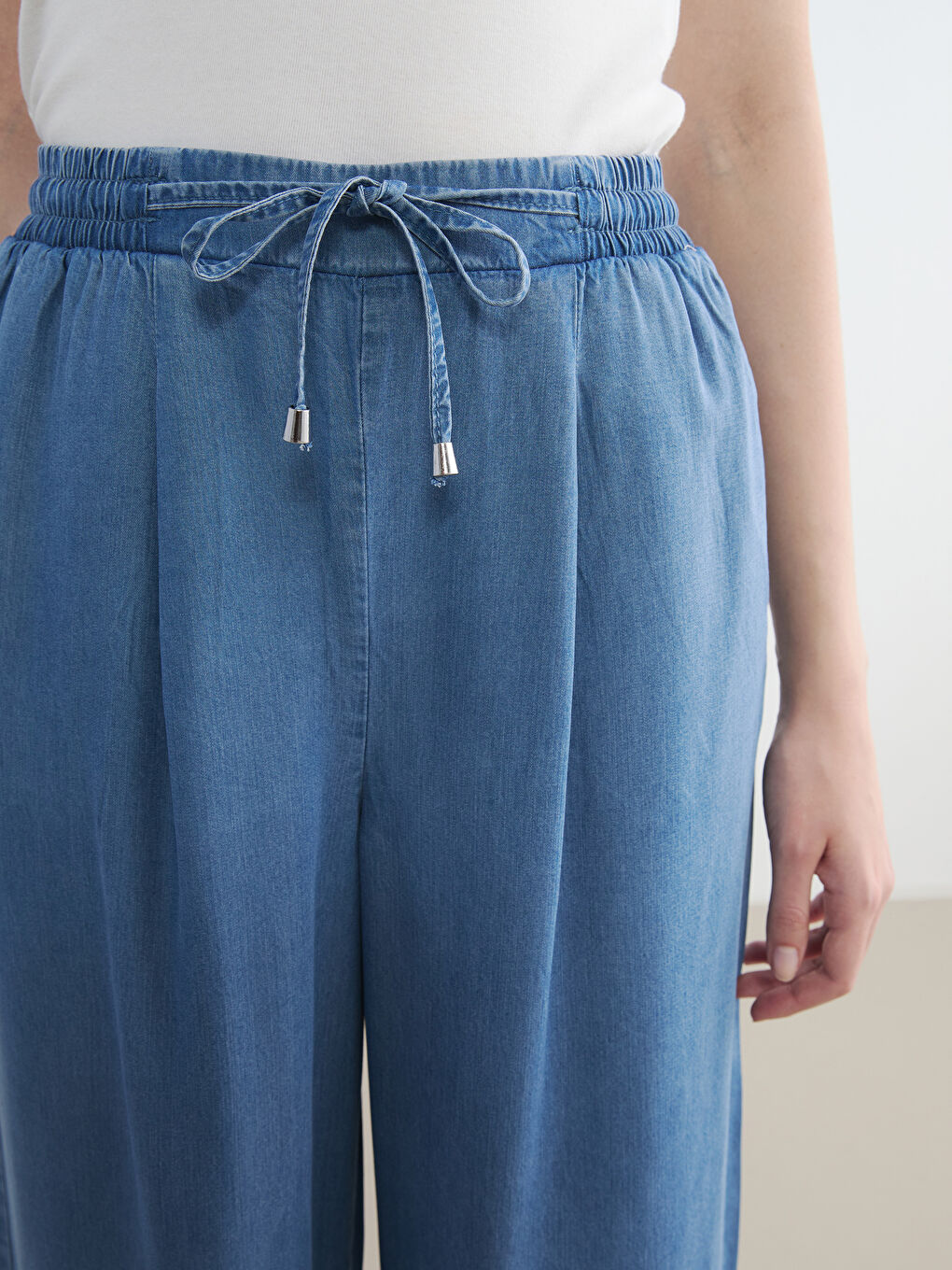 Дамски дънки с еластична талия и широк крачол-2