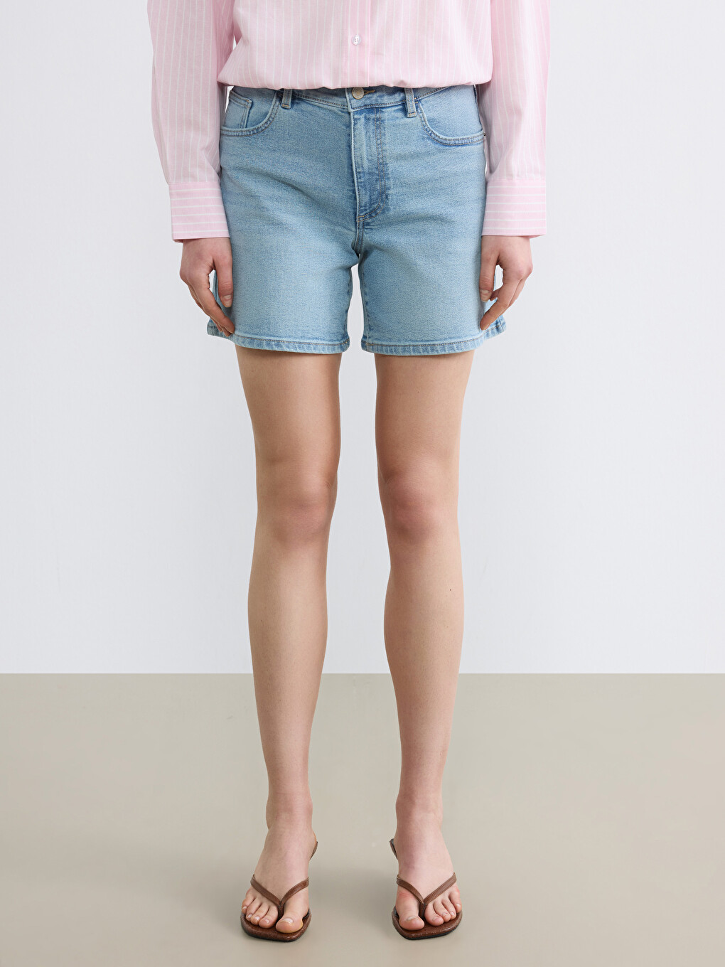 Woman Indigo Denim Shorts-1