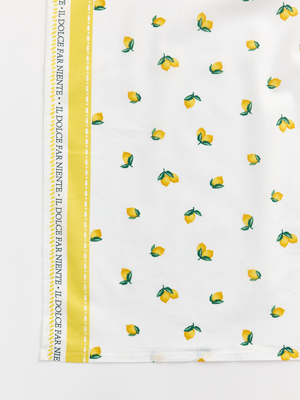 Karışık Limon Desenli  Masa Örtüsü 150x220 cm-2
