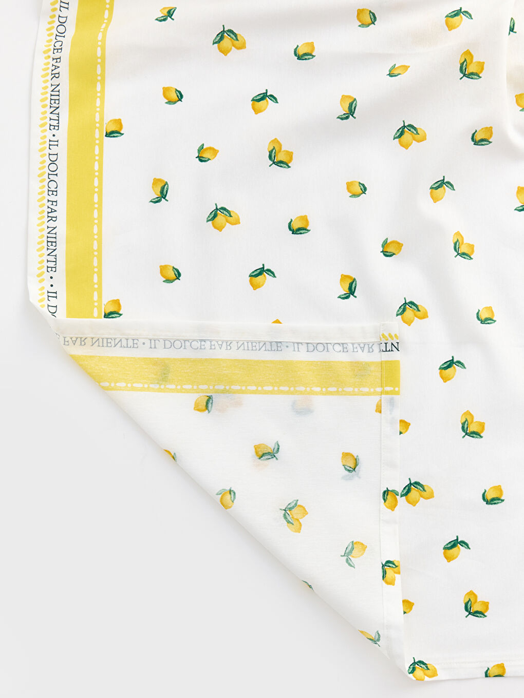 Karışık Limon Desenli  Masa Örtüsü 150x220 cm-3