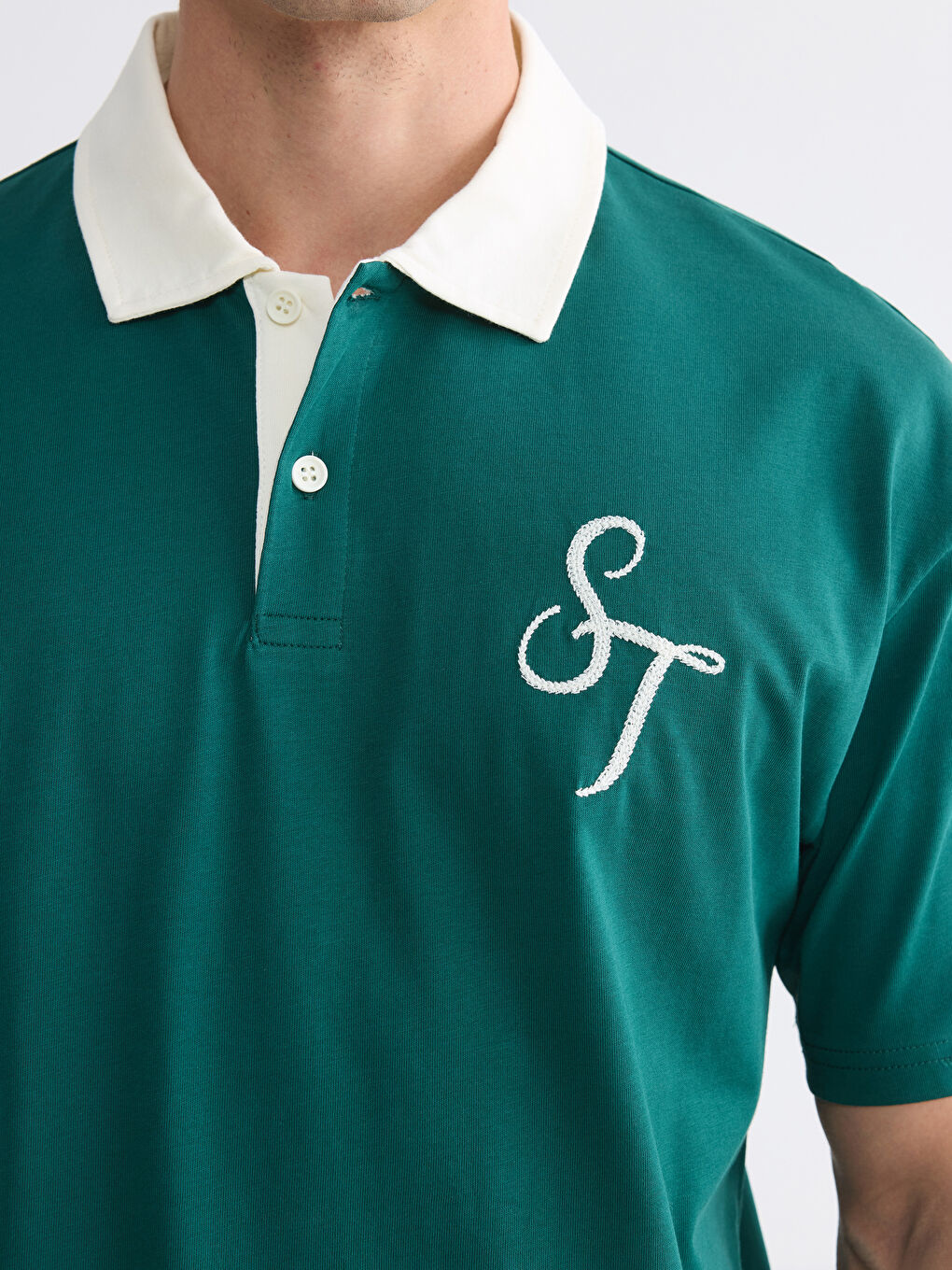 Yeşil Rahat Fit Nakışlı Polo Yaka Erkek Tişört-2