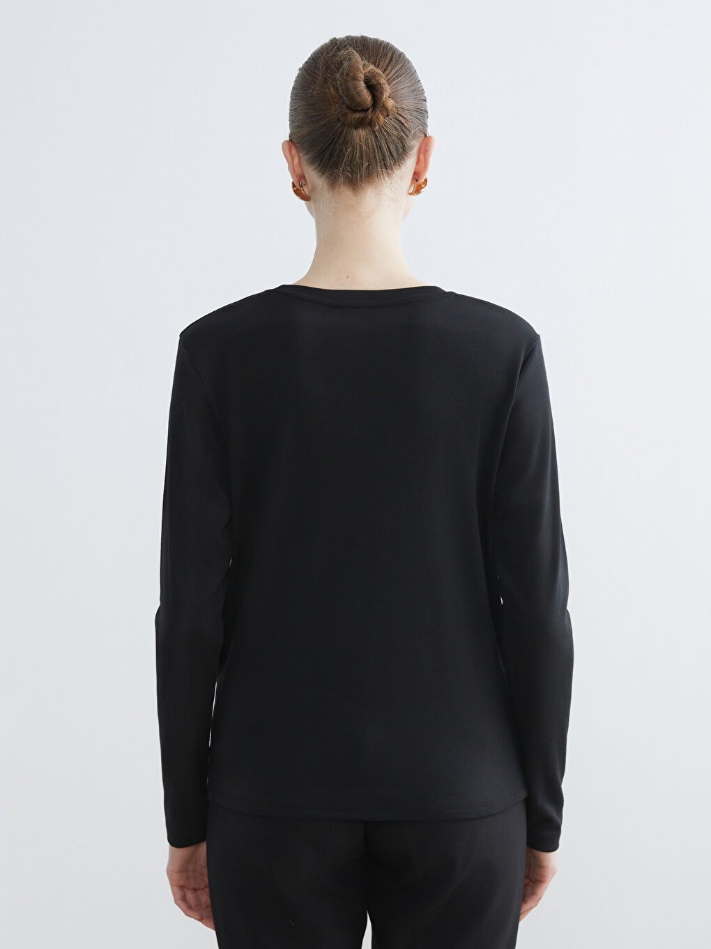 Siyah Bisiklet Yaka Kadın Tişört-3