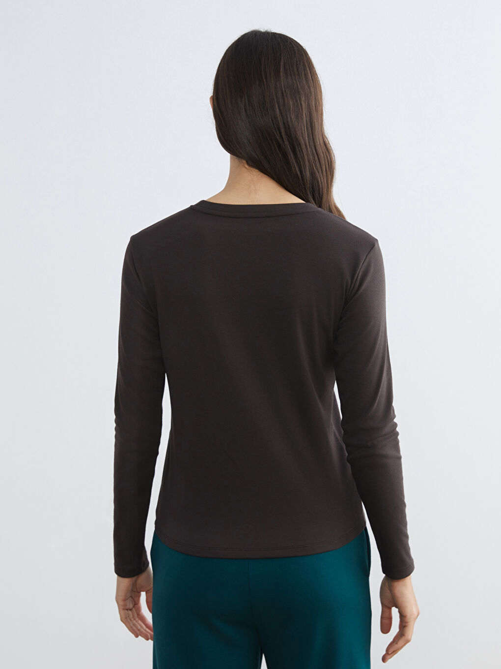 Kahverengi Bisiklet Yaka Kadın Tişört-3