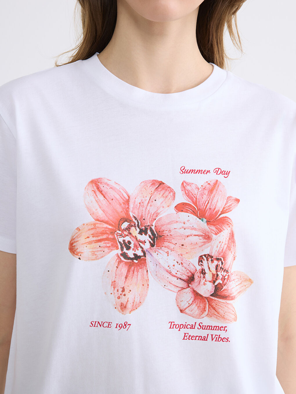 Woman WHITE T-Shirt-2