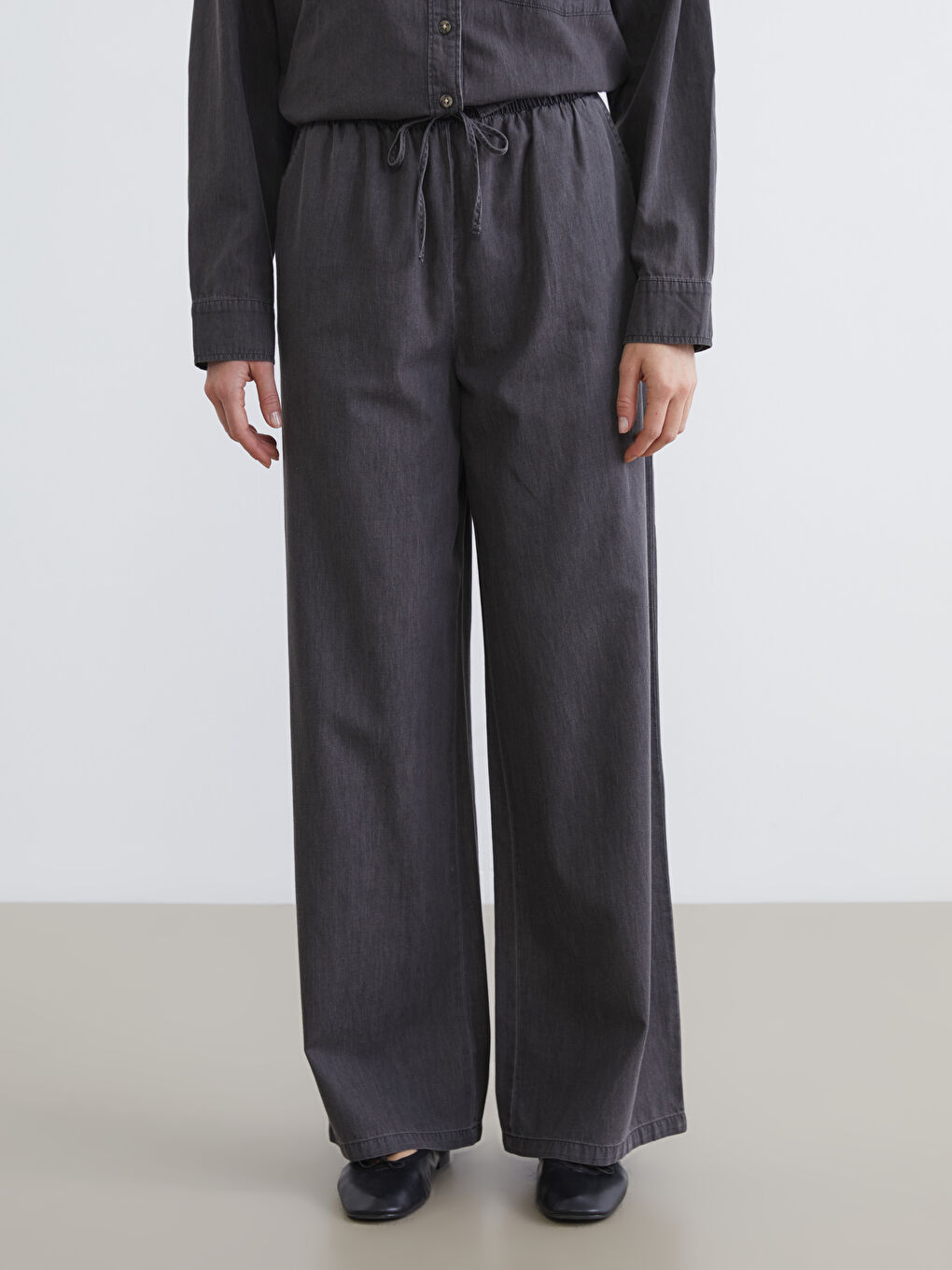 Women's Wide Leg Jean-1