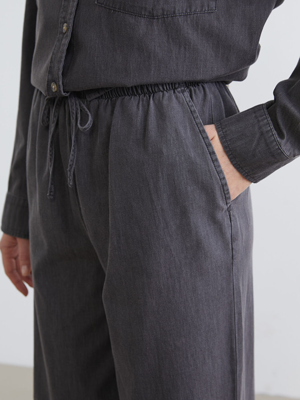 Women's Wide Leg Jean-2