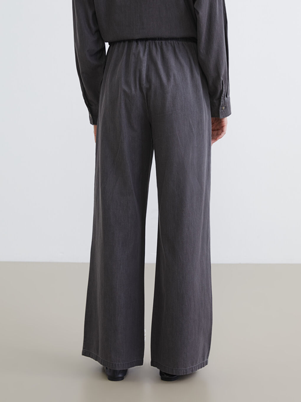 Women's Wide Leg Jean-3