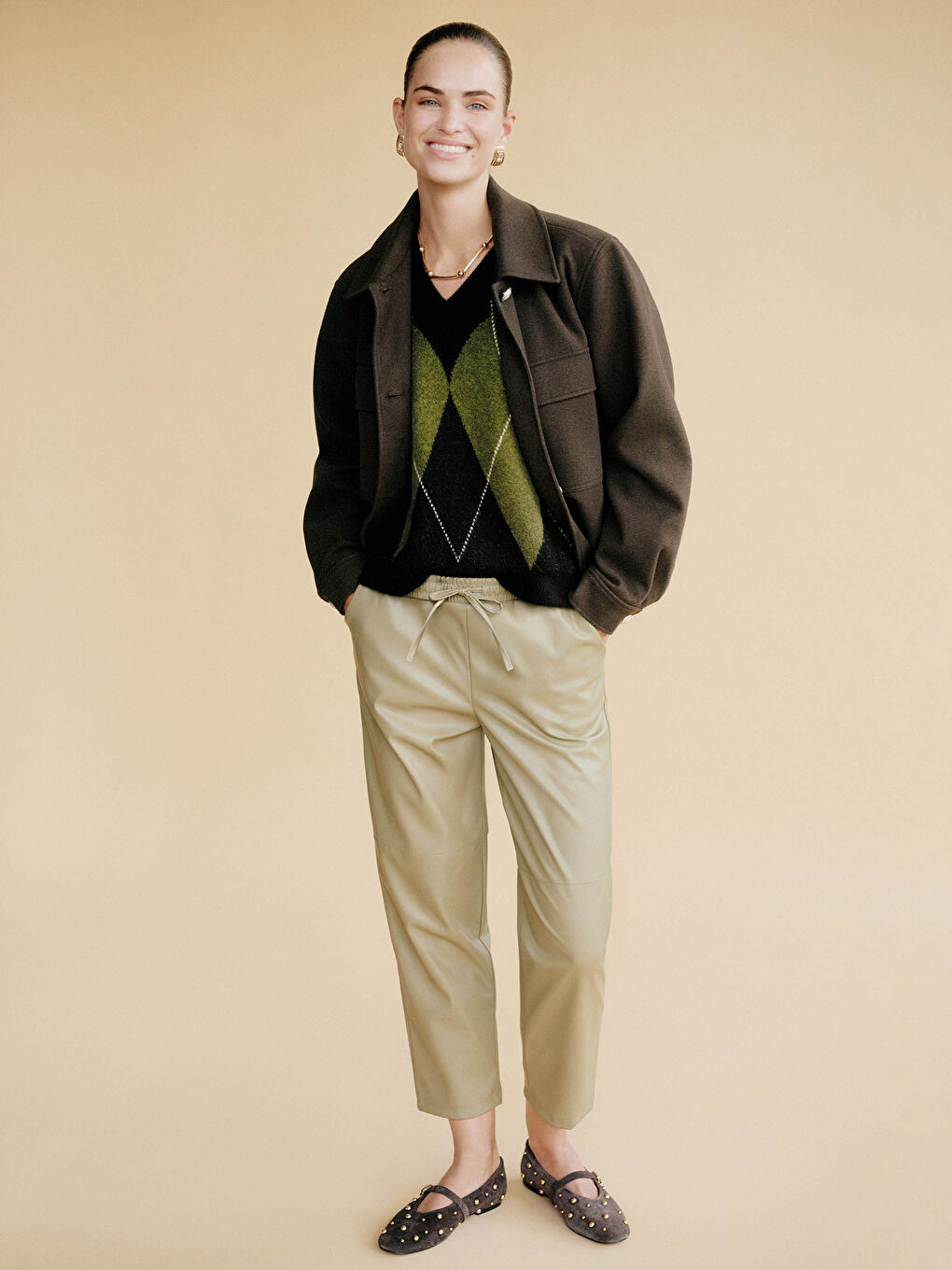 Haki Havuç Kesim Kadın Deri Görünümlü Pantolon