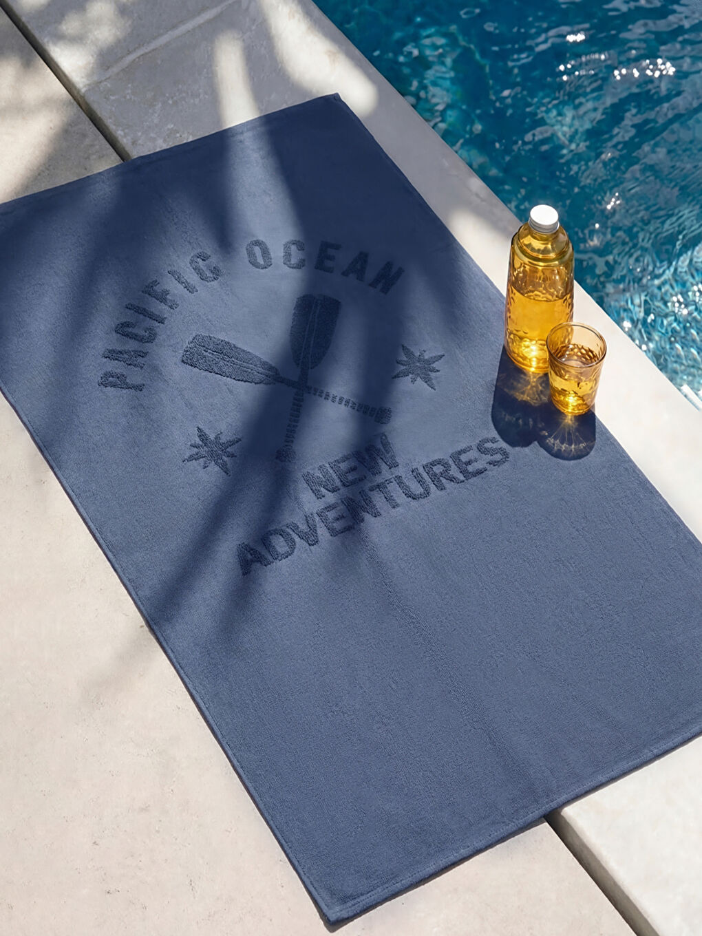 Lacivert Desenli Pamuklu Erkek Plaj Havlusu 