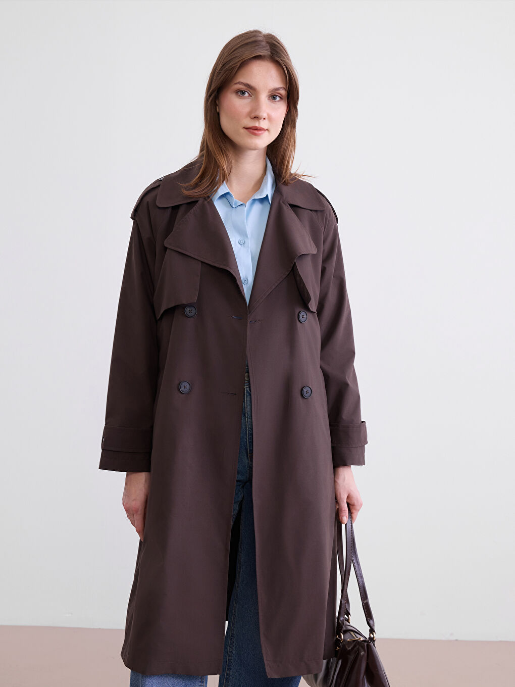 Kahverengi Ceket Yaka Kuşaklı Kadın Trençkot
