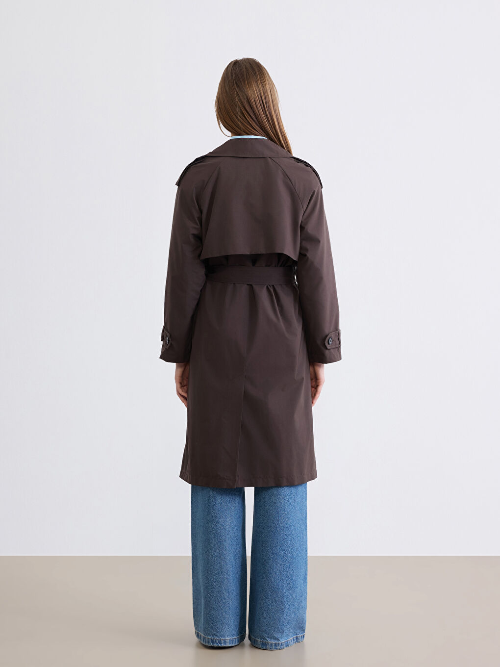 Kahverengi Ceket Yaka Kuşaklı Kadın Trençkot-4