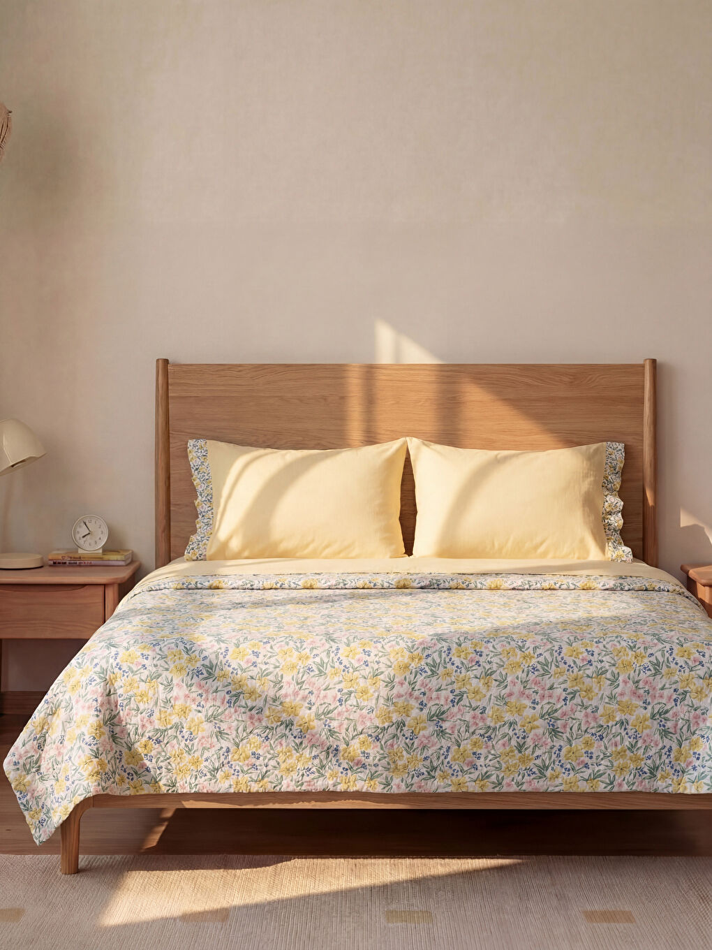 Sarı Çiçek Desenli Çift Kişilik Pike