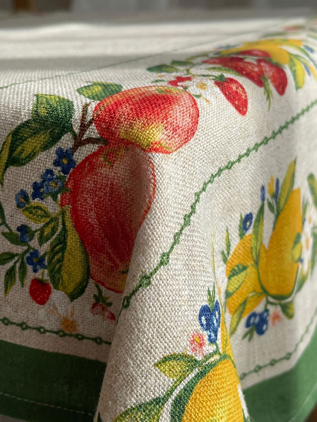 Fruit Print Tablecloth with Border, 150x200 cm-1