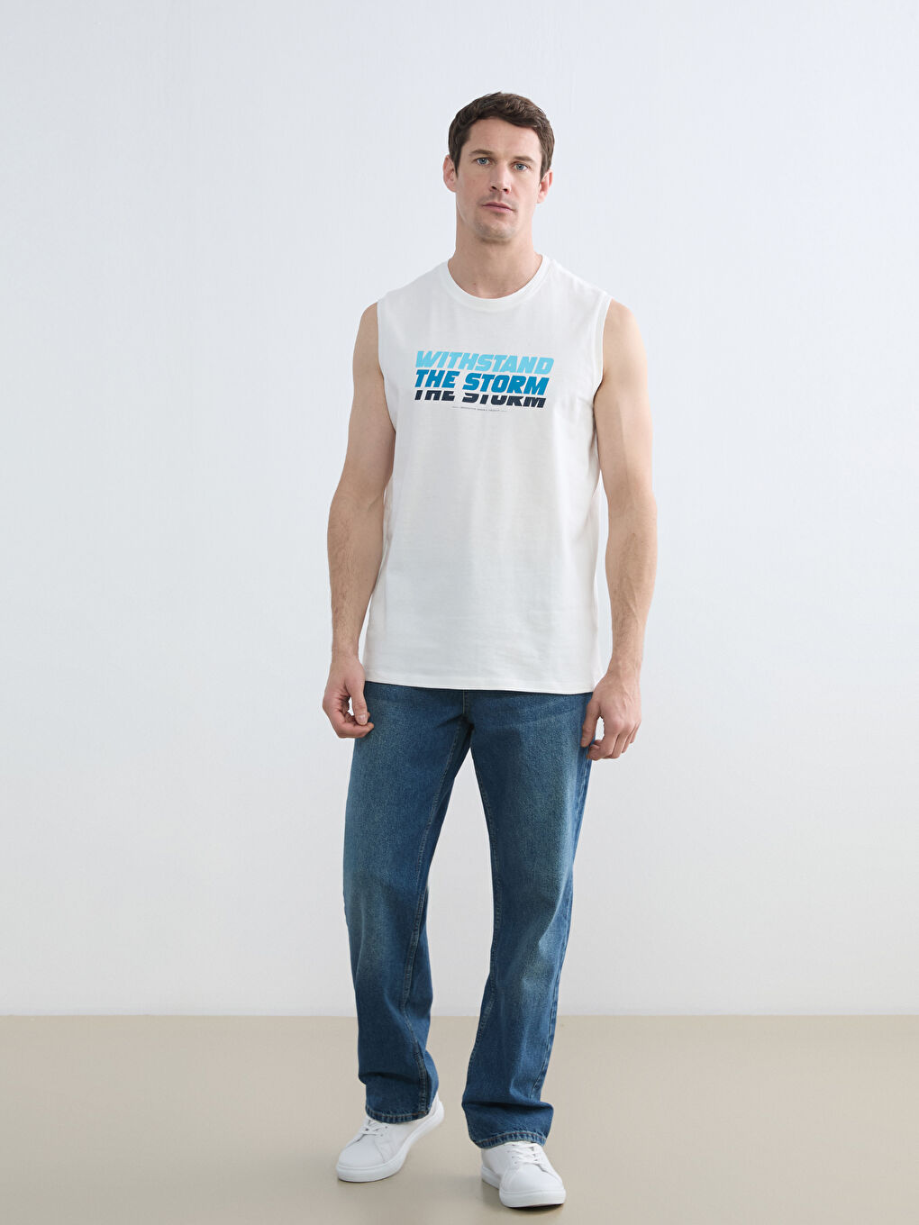 Beyaz Bisiklet Yaka Baskılı Penye Erkek Tişört-1