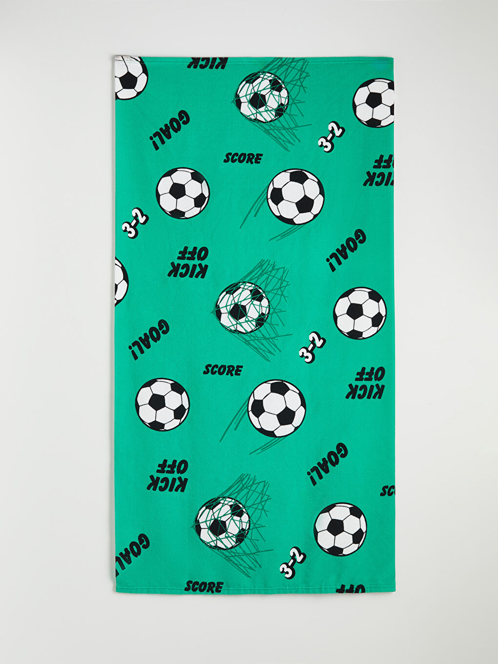 Yeşil Futbol Topu Baskılı Erkek Çocuk Plaj Havlusu-1