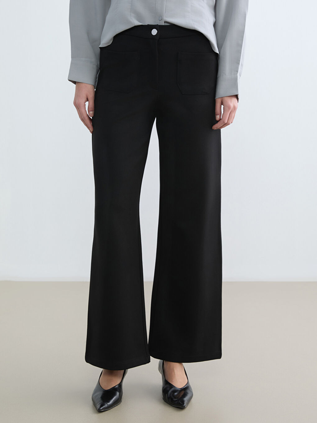 Siyah Standart Fit Geniş Paça Kadın Pantolon-1