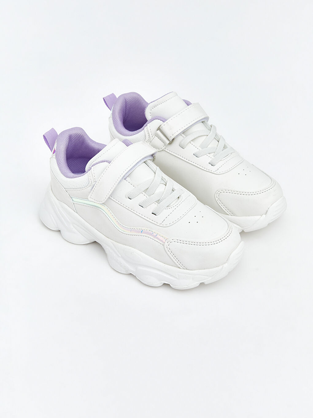Beyaz Bağcık ve Cırt Cırtlı Kız Çocuk Spor Ayakkabı
