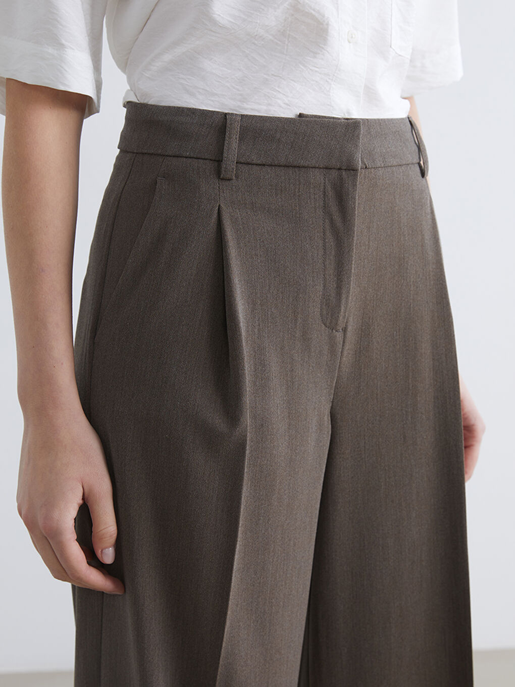 Kahverengi Yüksek Bel Geniş Paça Kadın Pileli Pantolon-2