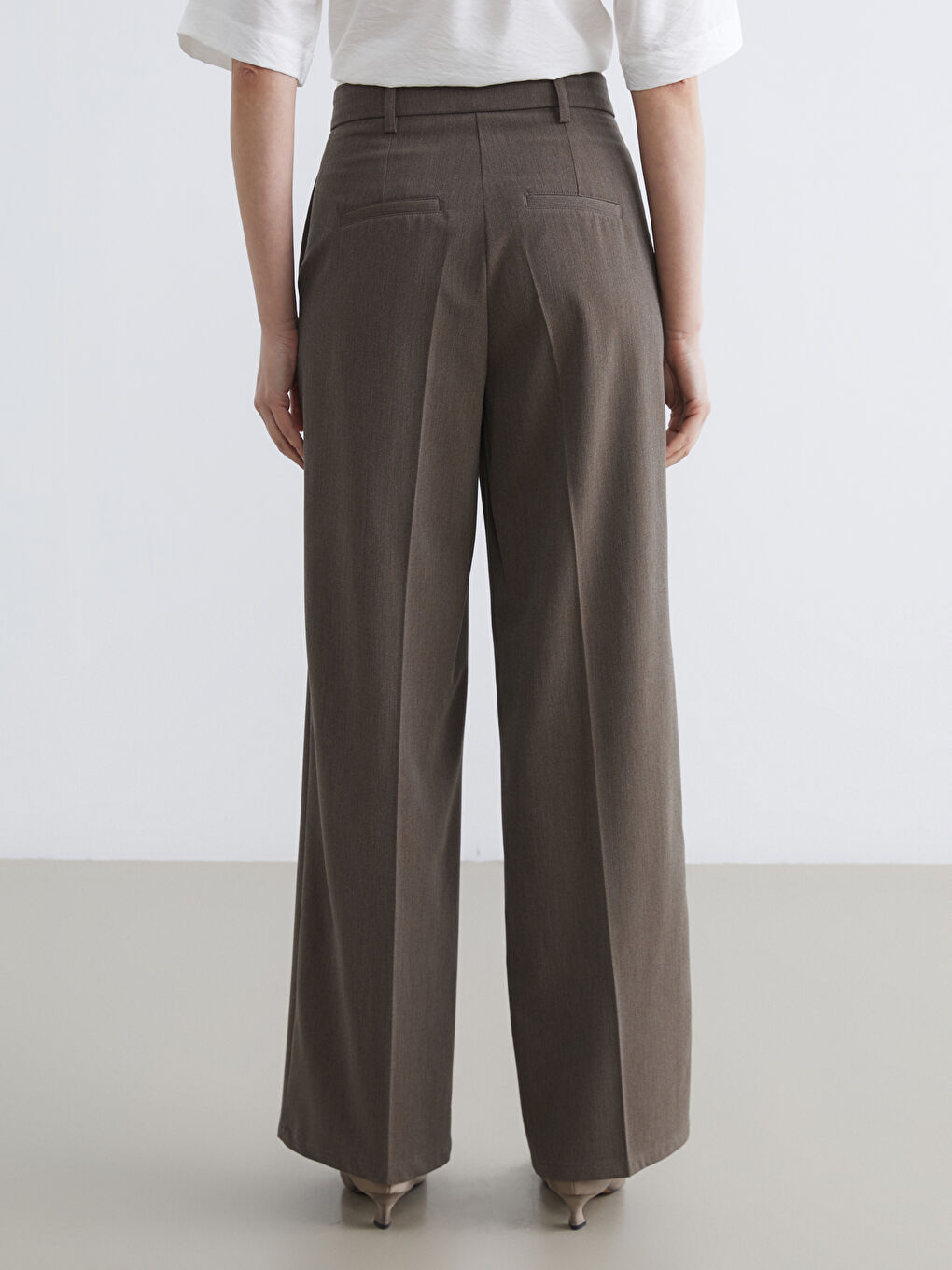 Kahverengi Yüksek Bel Geniş Paça Kadın Pileli Pantolon-3