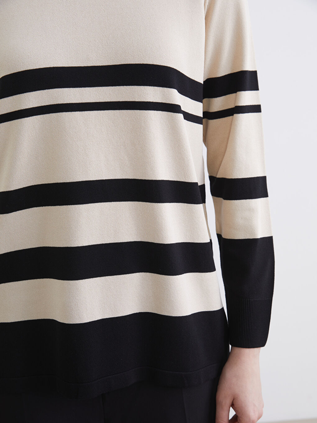 Bej Bisiklet Yaka Çizgili Kadın Triko Kazak-2