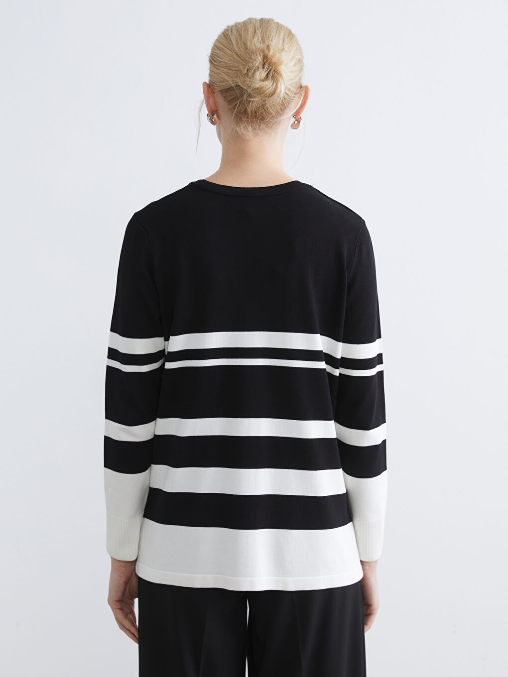 Siyah Bisiklet Yaka Çizgili Kadın Triko Kazak-3