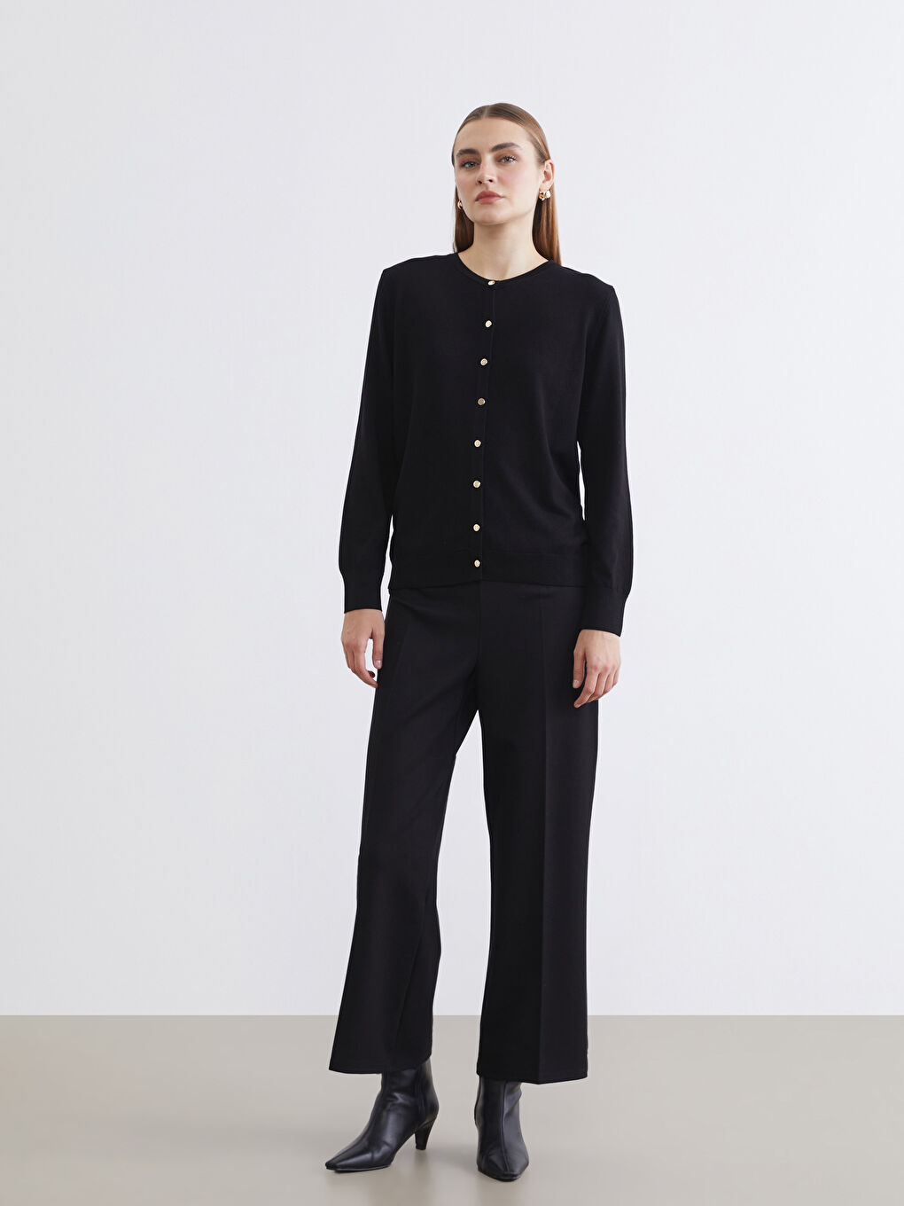 كارديجان أسود امرأة-1