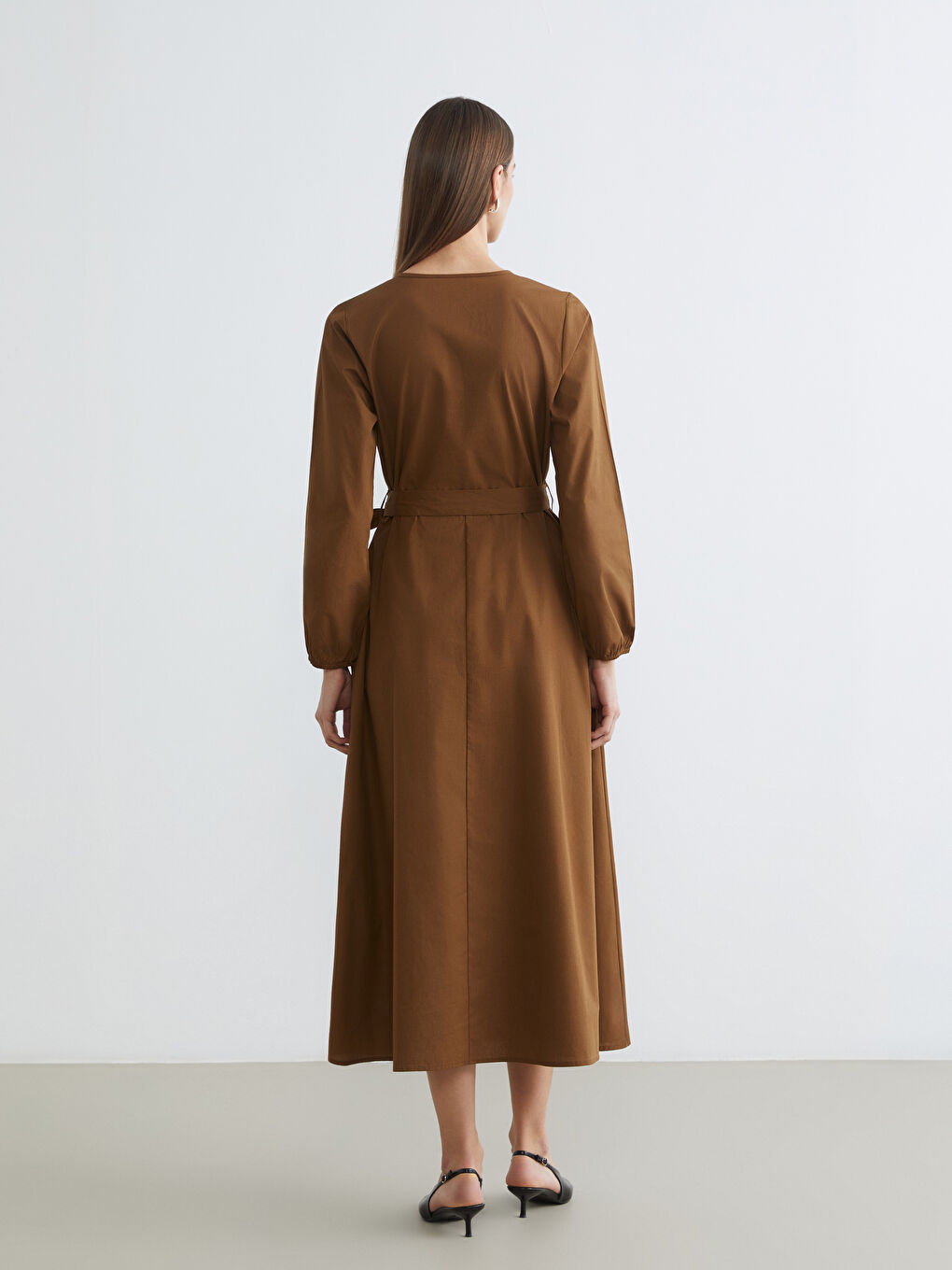 Kahverengi Bisiklet Yaka Kuşaklı Elbise-3