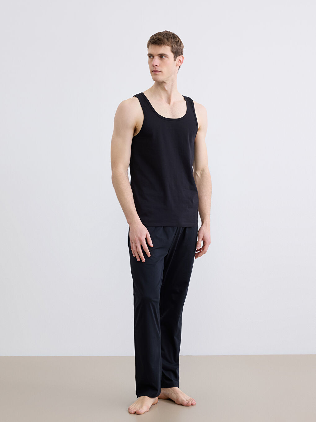 Siyah U Yaka Penye Erkek Atlet 2'li-4