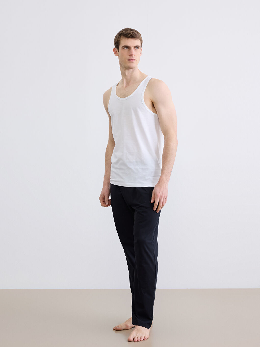 Beyaz U Yaka Penye Erkek Atlet-4