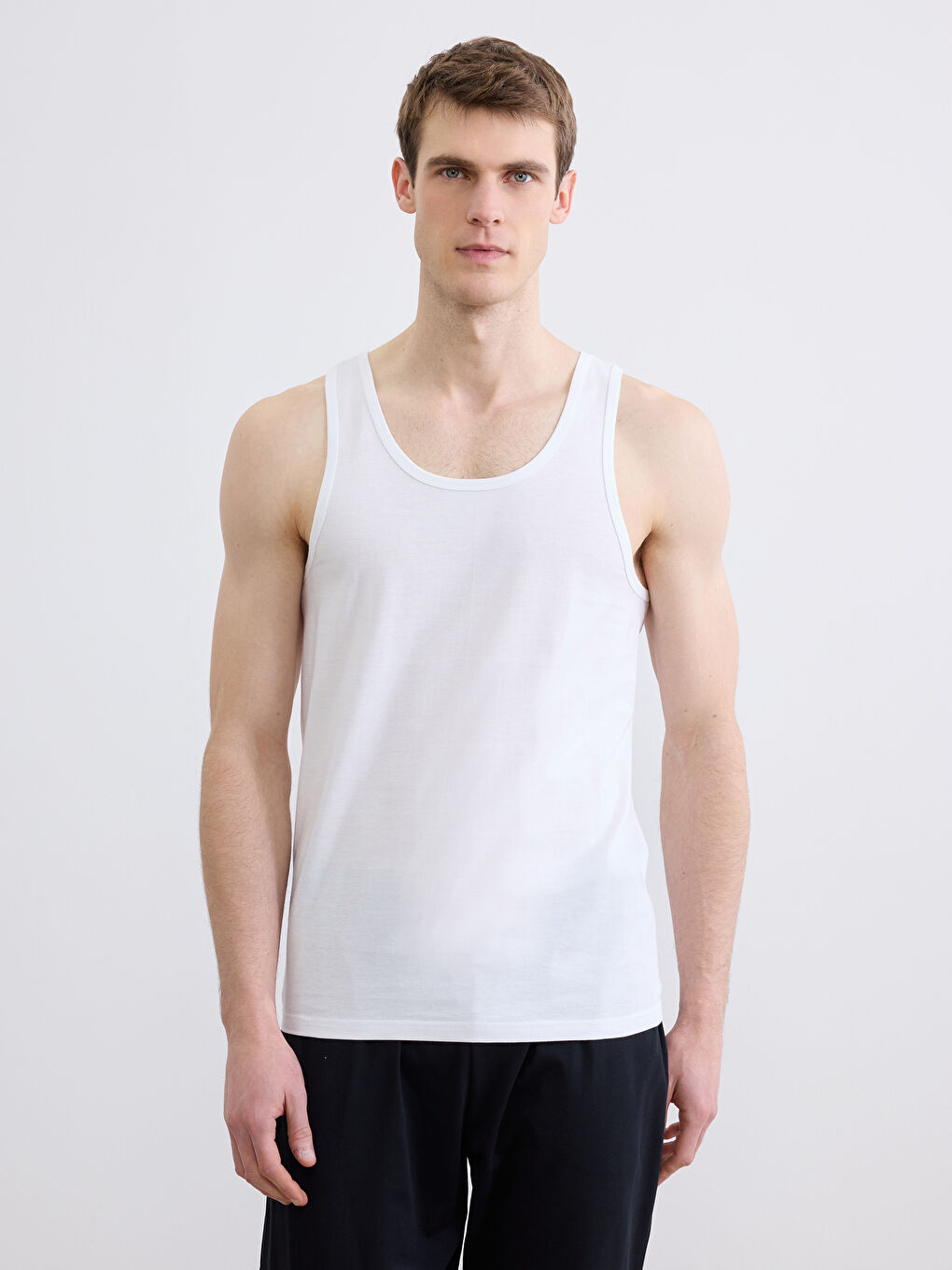 Beyaz U Yaka Penye Erkek Atlet