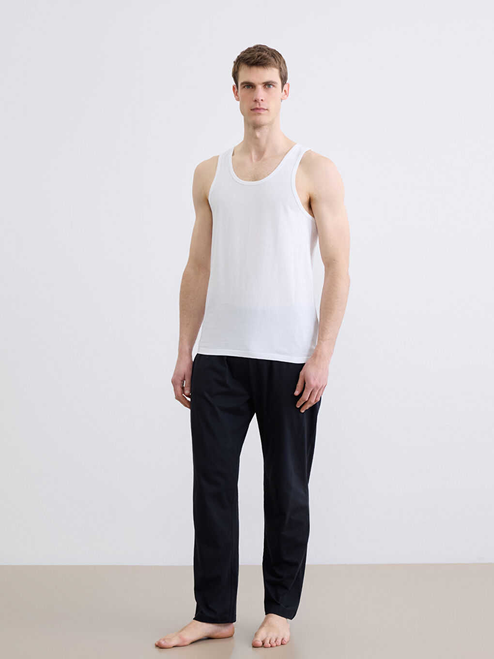 Beyaz U Yaka Penye Erkek Atlet-1