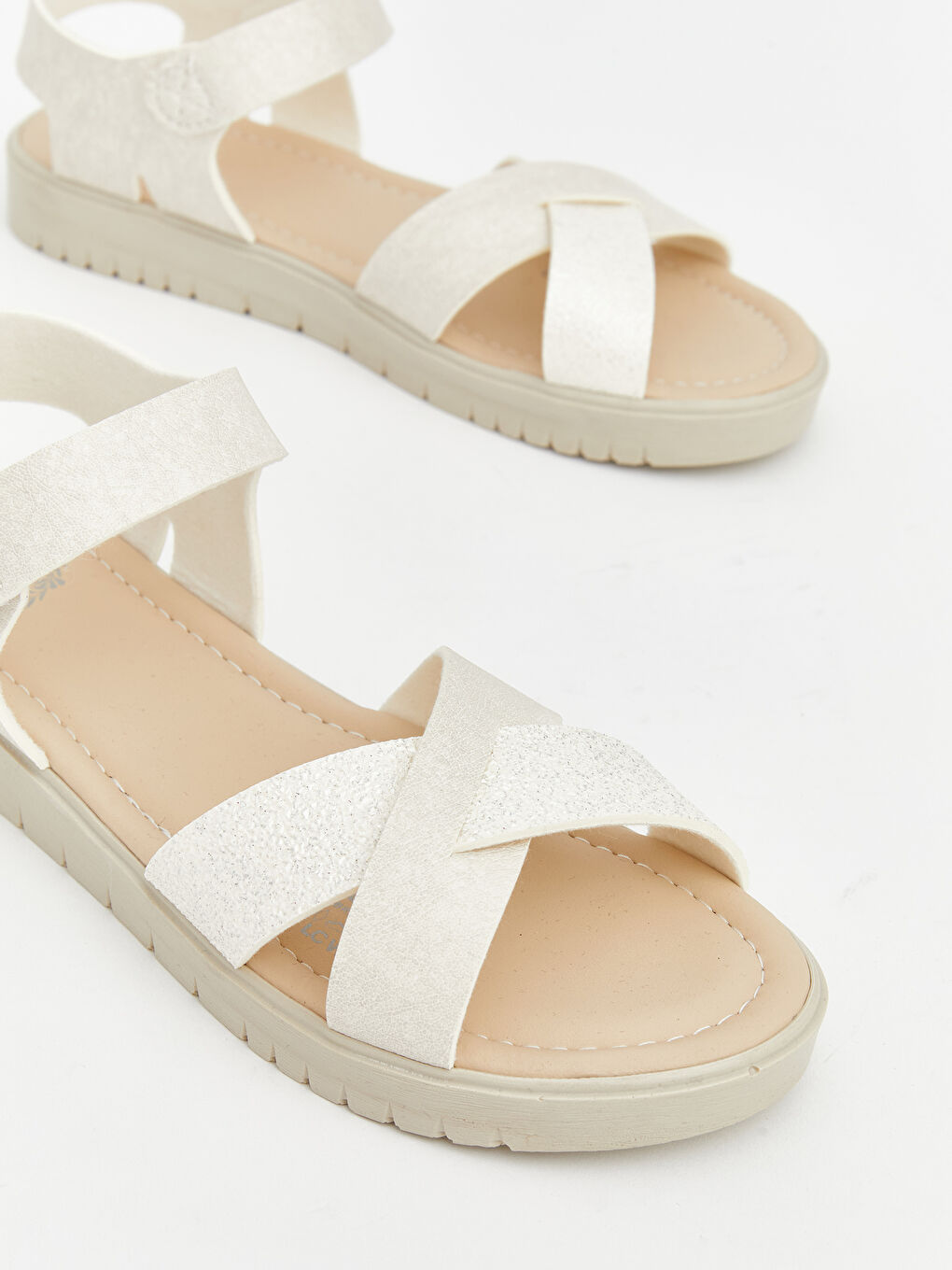 Bej Çapraz Bantlı Kız Çocuk Sandalet-2