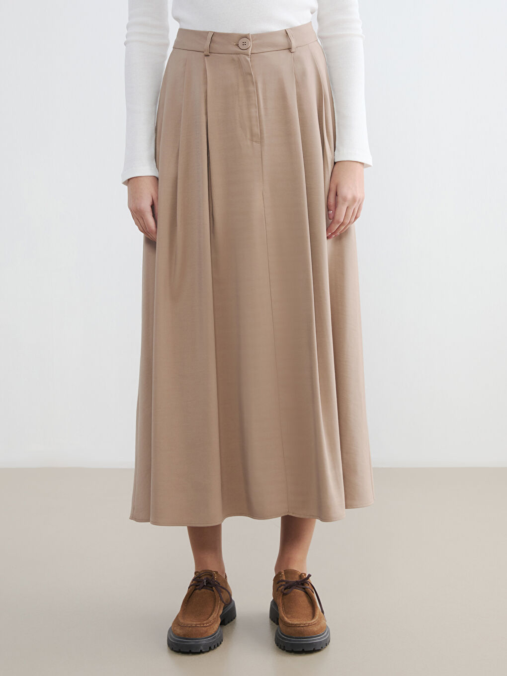 High-Waisted Pleated Skirt-2