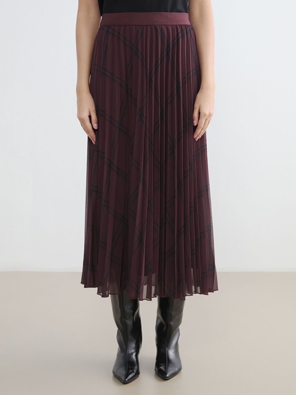 Bordo Beli Lastikli Ekose Desenli Pileli Etek-1