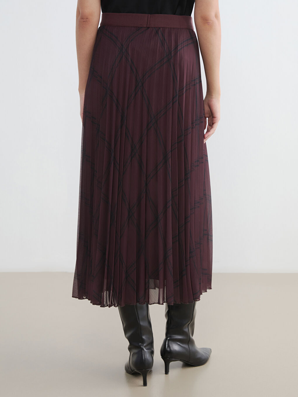 Bordo Beli Lastikli Ekose Desenli Pileli Etek-3