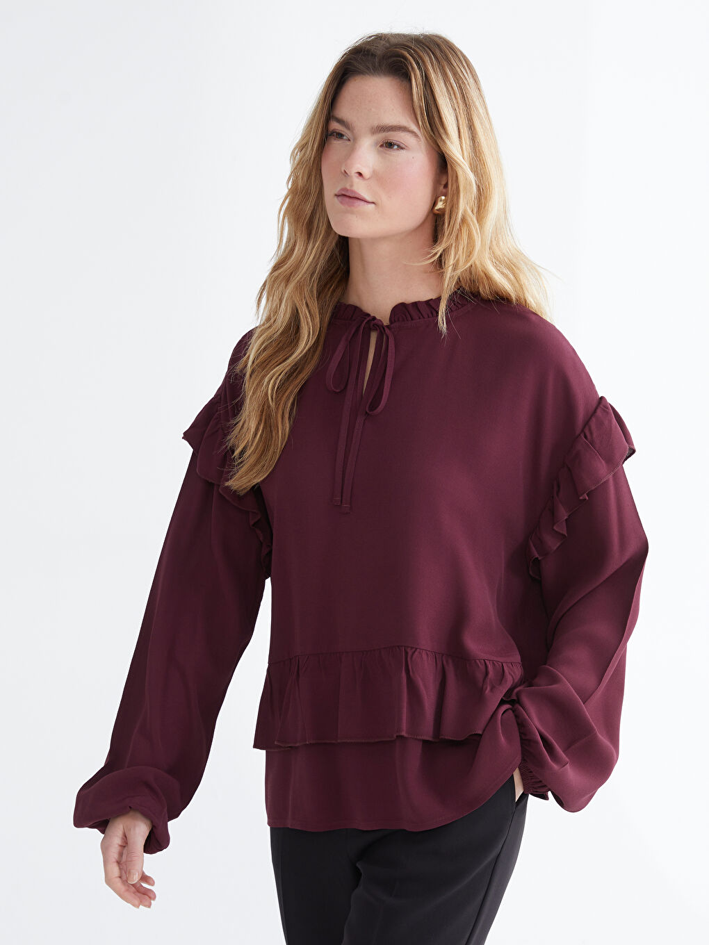 Bordo Bağlamalı Yaka Oversize Fırfırlı Bluz