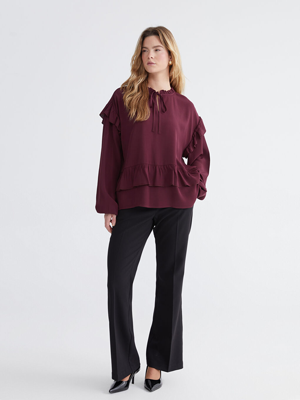 Bordo Bağlamalı Yaka Oversize Fırfırlı Bluz-1