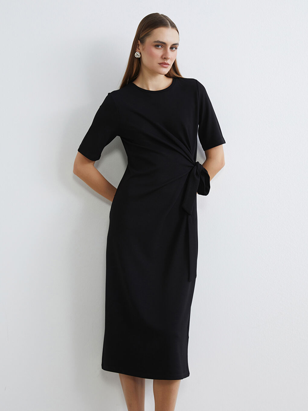 Siyah Bisiklet Yaka Bağlamalı Elbise