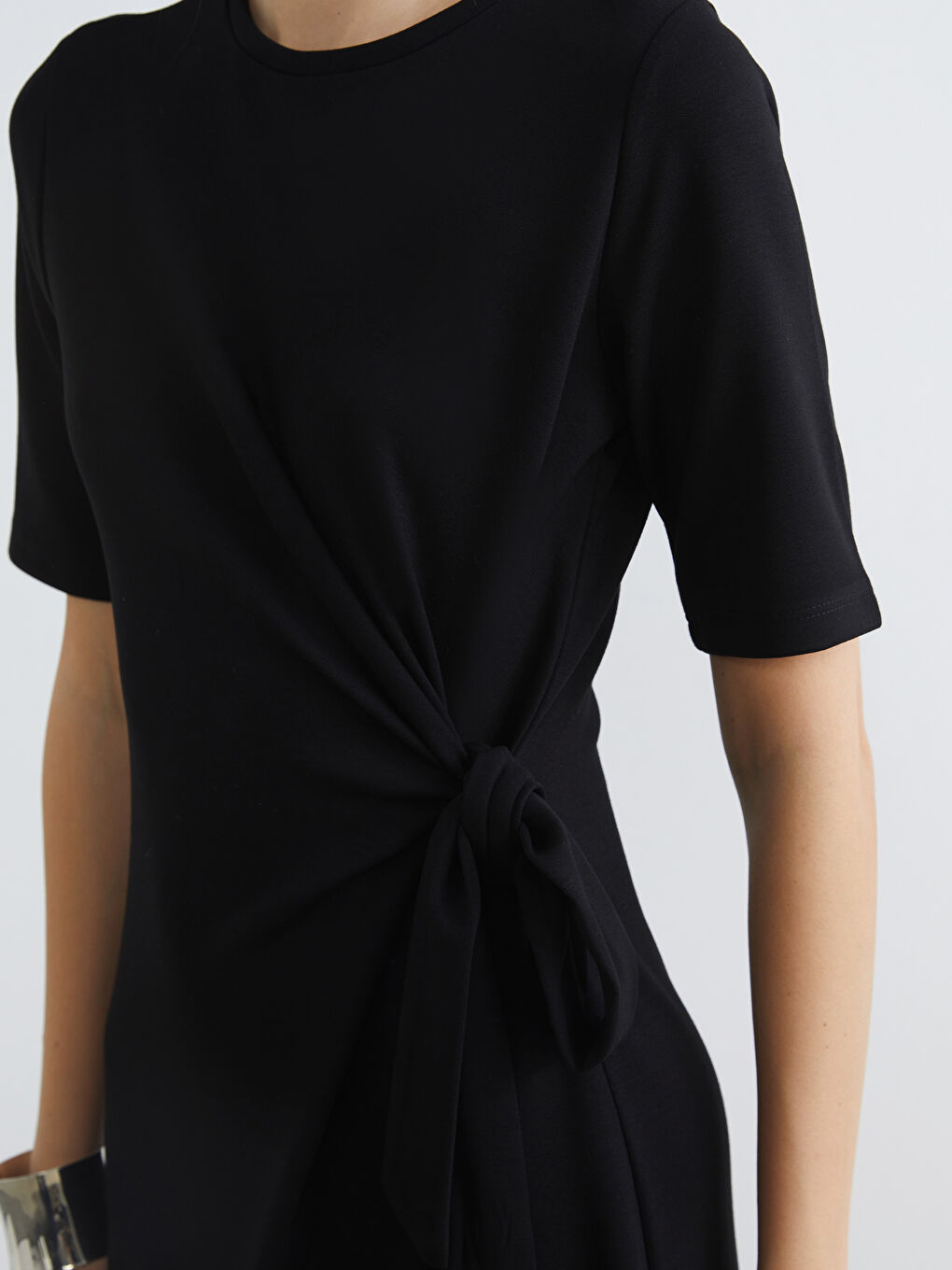 Siyah Bisiklet Yaka Bağlamalı Elbise-2