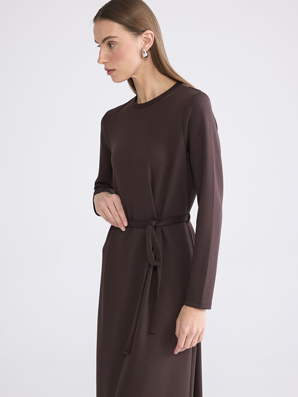 Kahverengi Bisiklet Yaka Beli Kuşaklı Soft Touch Elbise