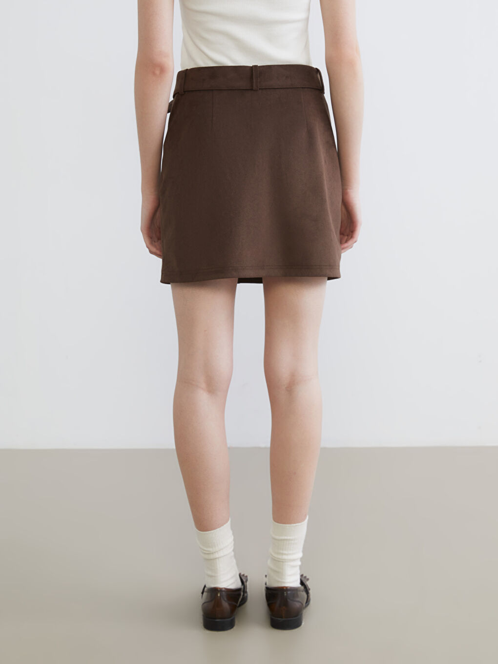 Kahverengi Beli Kemerli Süet Görünümlü Mini Etek-2
