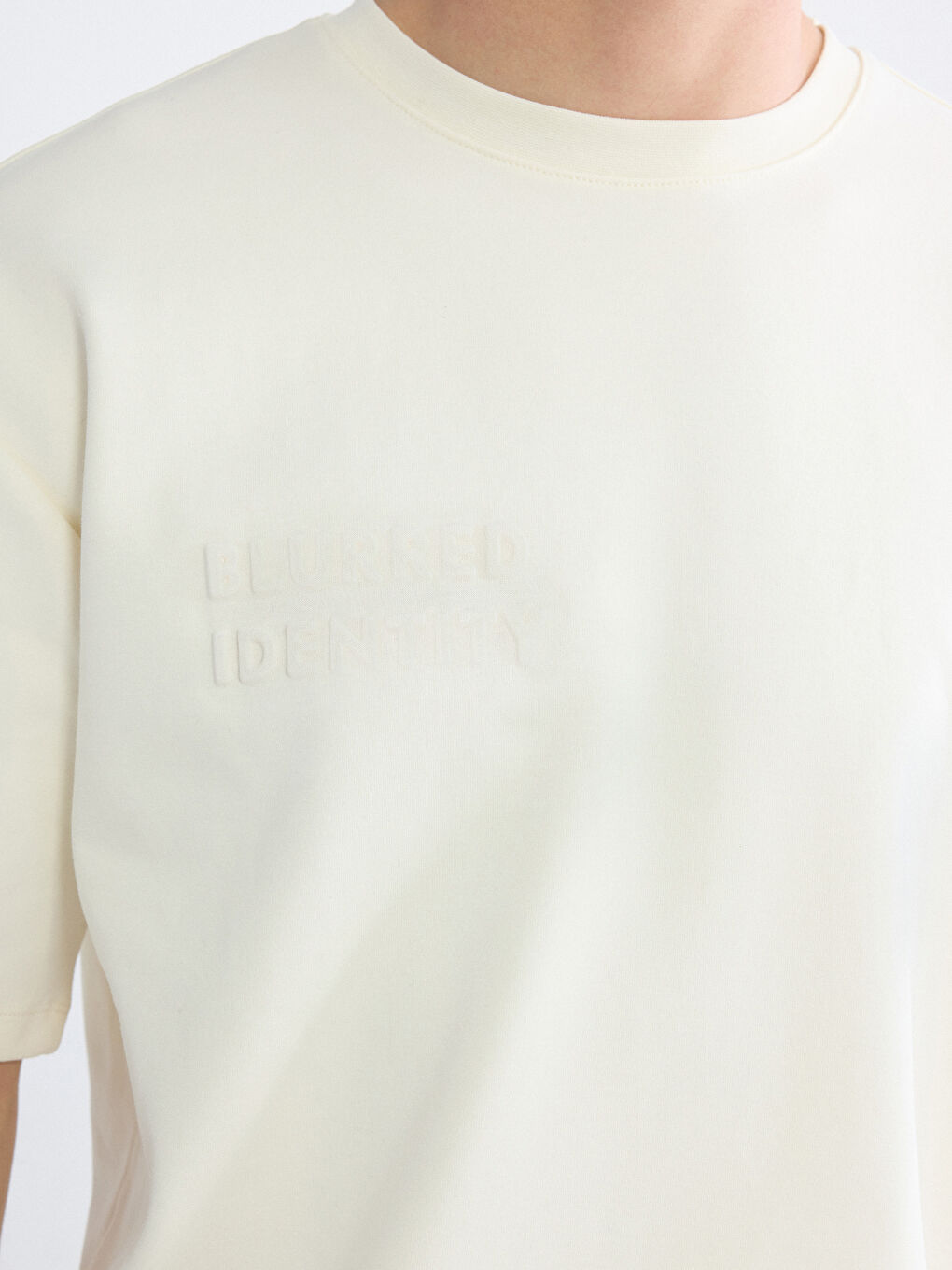 Ekru Bisiklet Yaka Baskılı Erkek Tişört-2