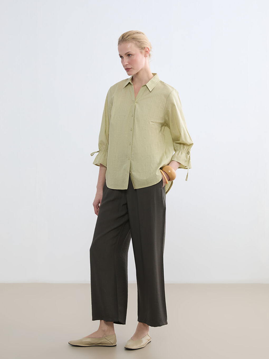 Textured Wide-Leg Trousers with an Elasticated Waist.
