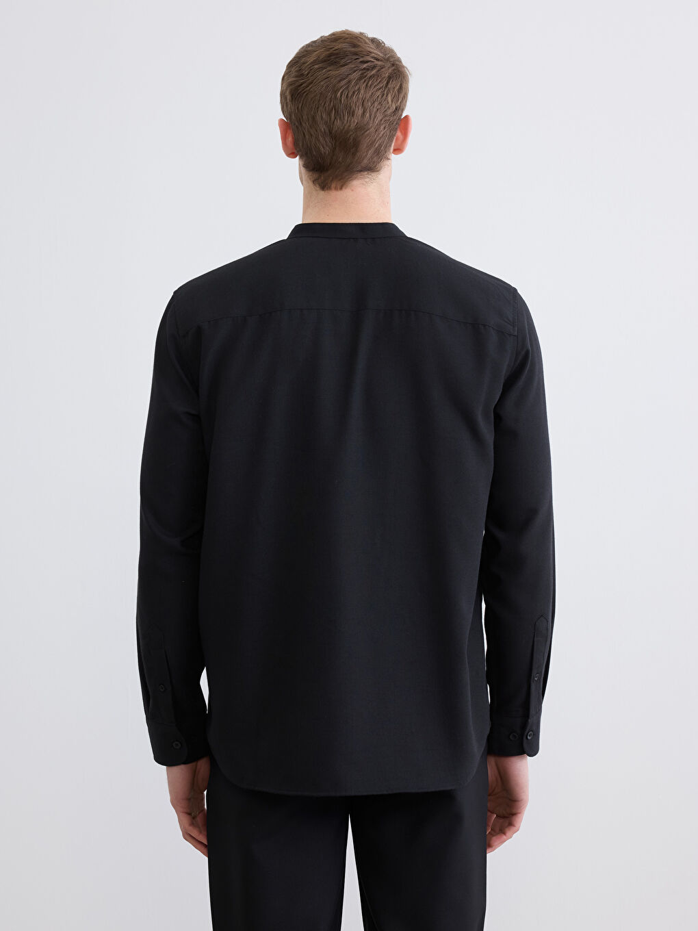 Siyah Regular Fit Hakim Yaka Erkek Gömlek-3